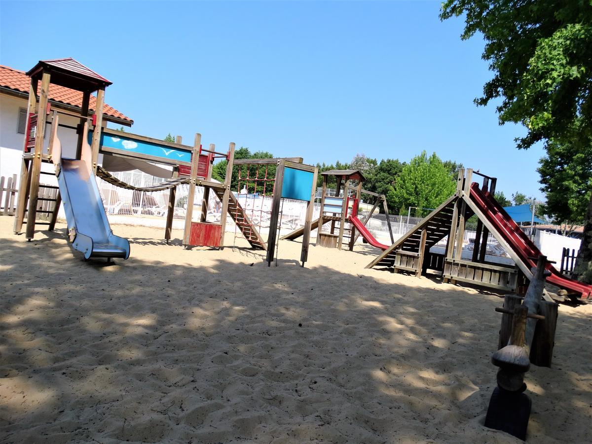 Camping Sunissim L'Airial By Locatour Hotel Soustons Bagian luar foto