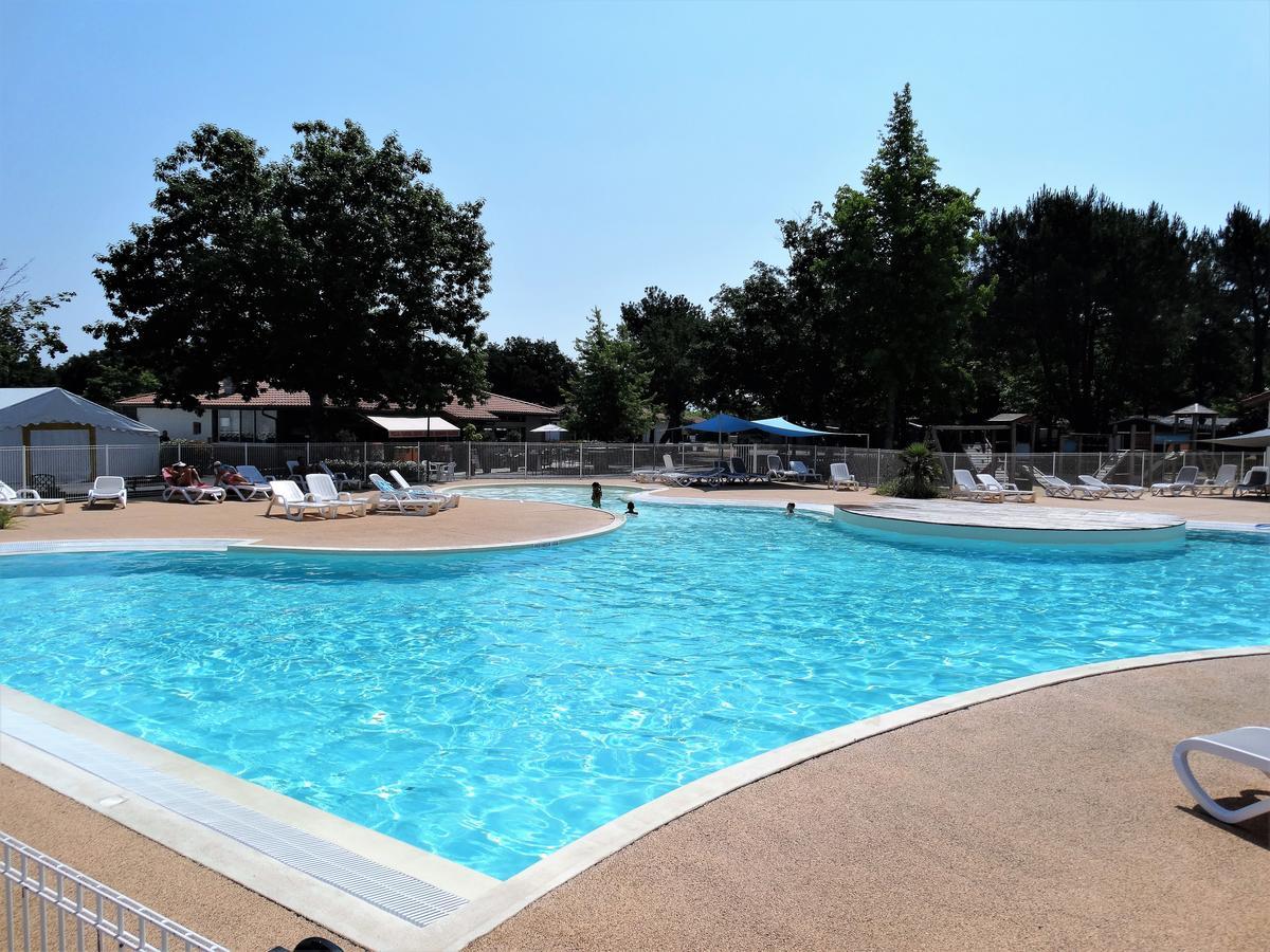 Camping Sunissim L'Airial By Locatour Hotel Soustons Bagian luar foto