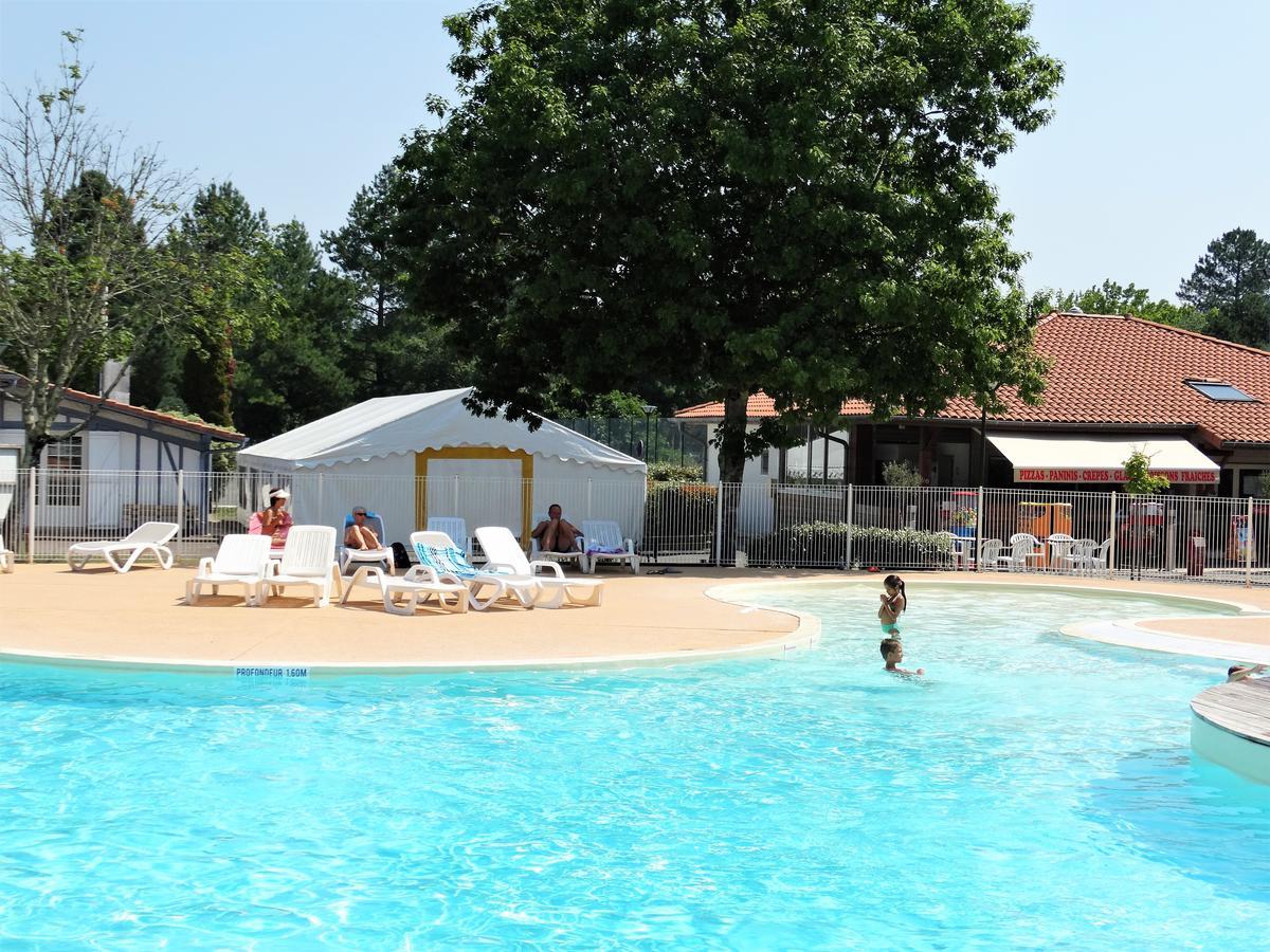 Camping Sunissim L'Airial By Locatour Hotel Soustons Bagian luar foto